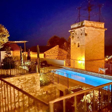Bed and Breakfast La Tour Carree Chateauneuf-de-Gadagne Экстерьер фото